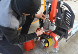 Dlaczego wózek paletowy nie podnosi? - sprawdzone przyczyny. Co zrobić krok po kroku